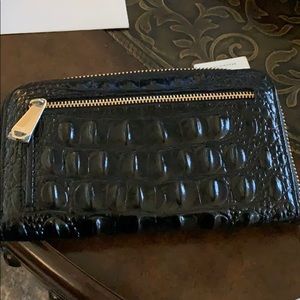 Brahmin Bags - NWT Brahmin wallet wristlet Riley black Melbourne Brahmin Bags - NWT Brahmin wallet wristlet Riley black Melbourne